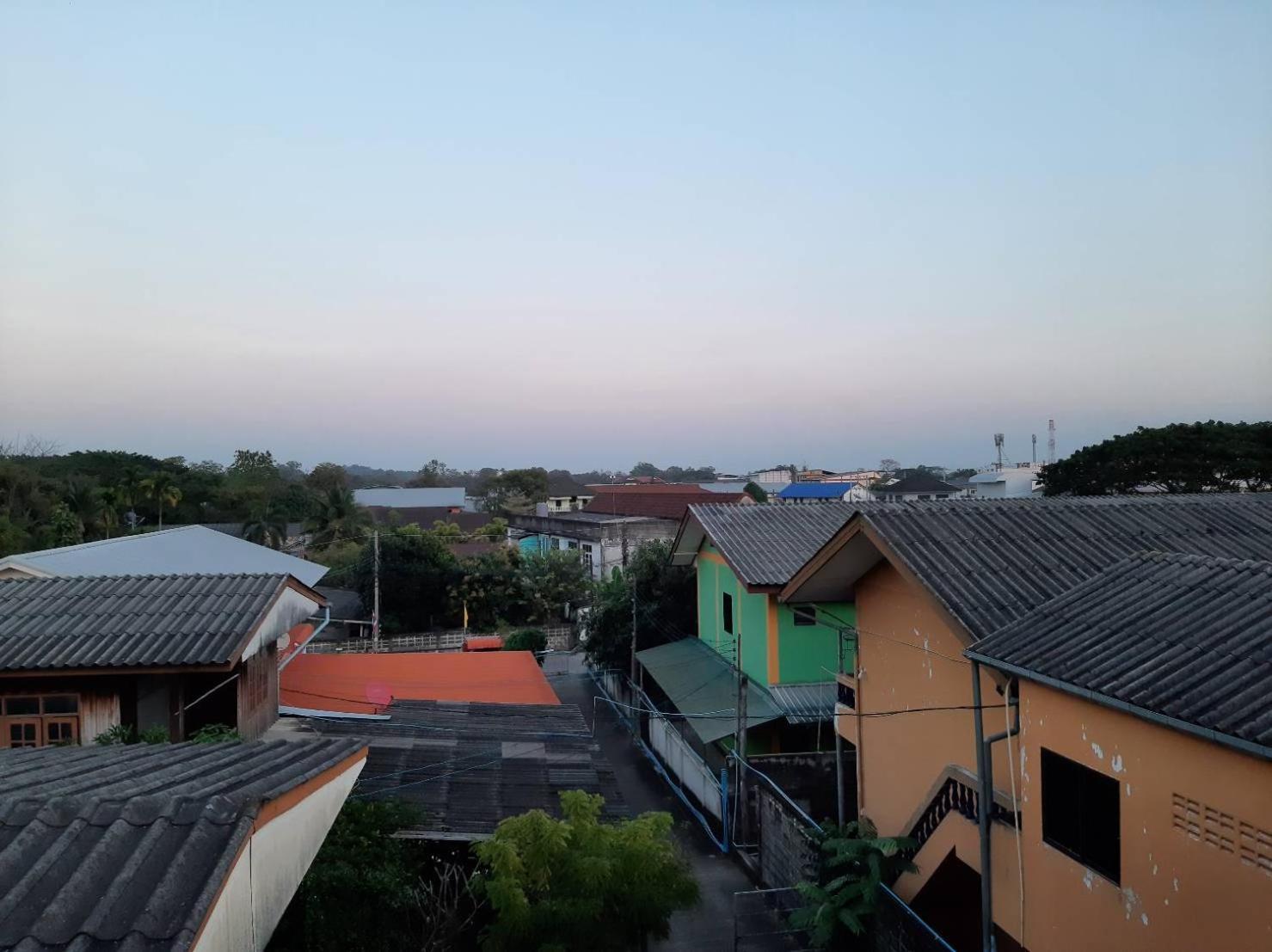 Adchara Mansion Hotell Chiang Rai Exteriör bild