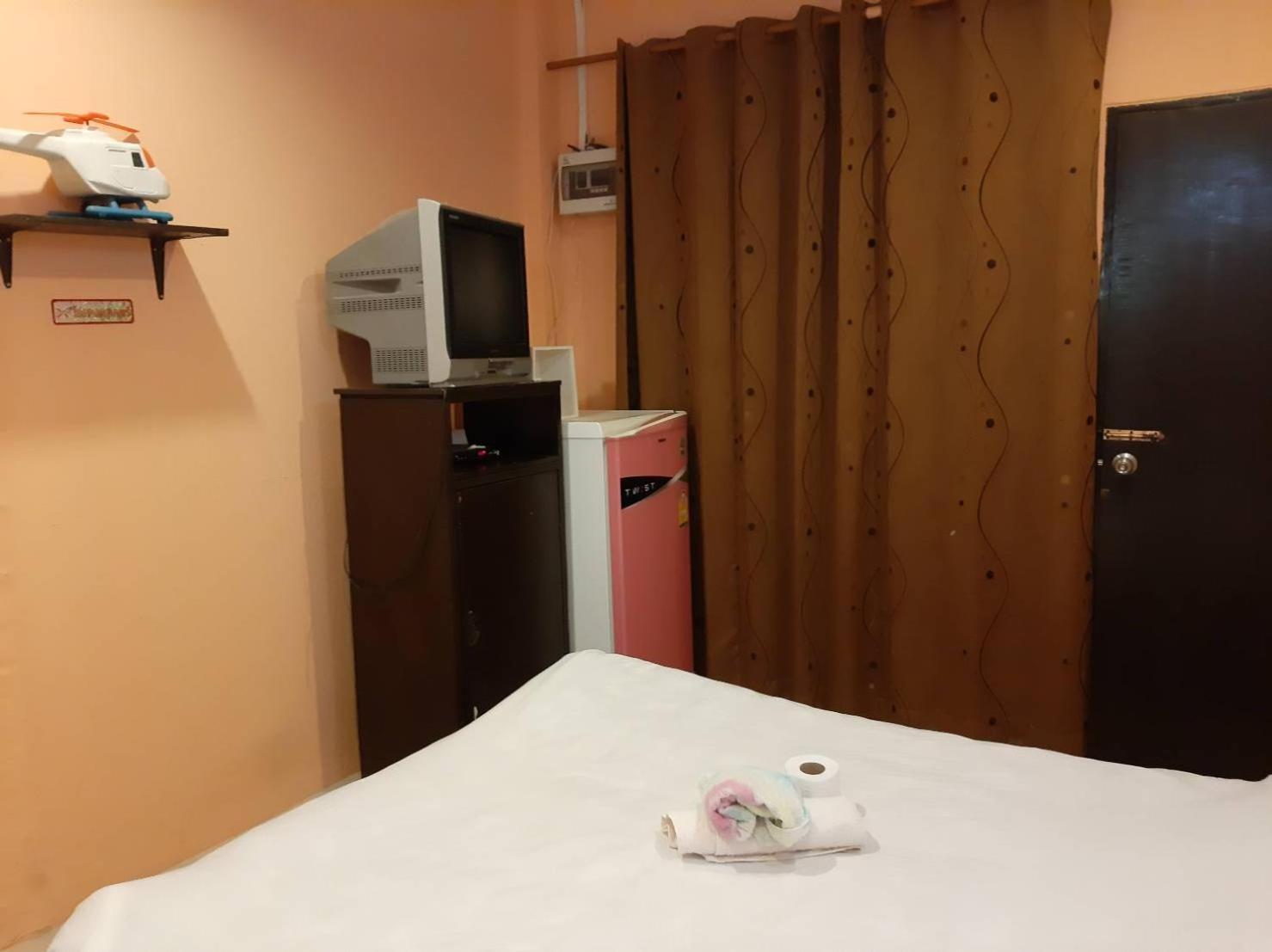 Adchara Mansion Hotell Chiang Rai Exteriör bild